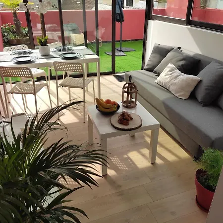 Apartment Air-conditioned Flat With Terrace - Private & Independent -