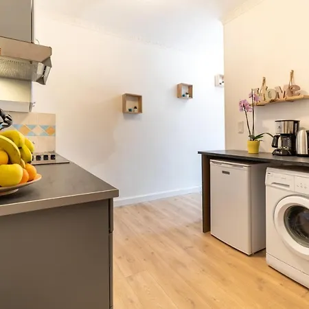 Air-conditioned Flat With Terrace - Private & Independent - 卢德
